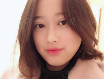 奕伶小姐姐,闪耀青春，演绎独特魅力